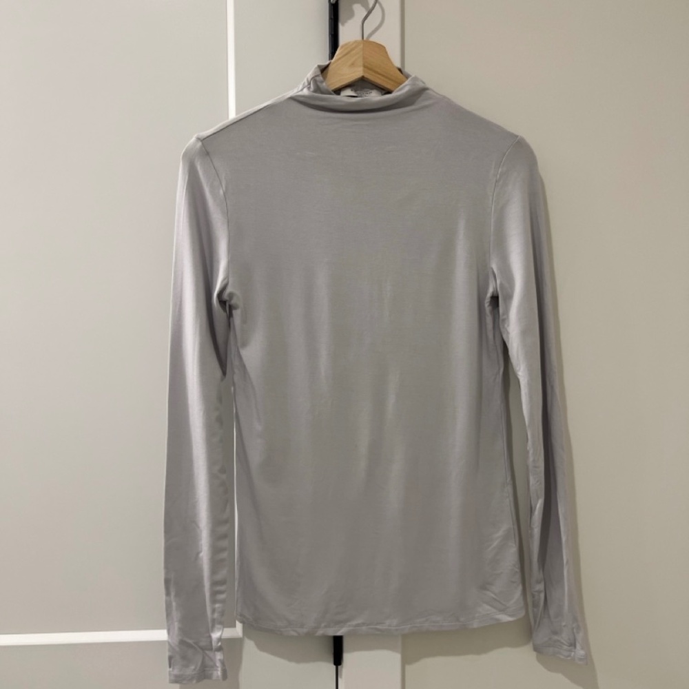 ARITZIA BABATON Light Grey Seaton Mock Neck Long sleeve Tshirt